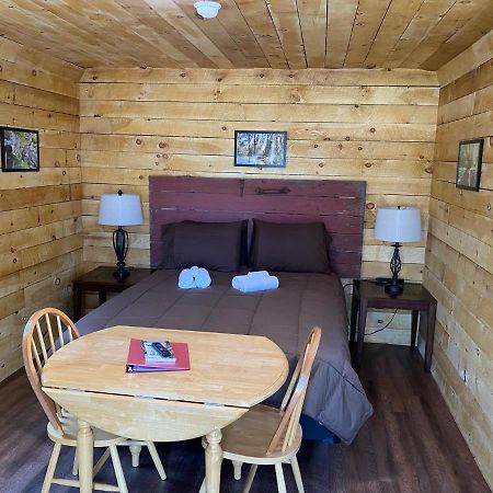 Canal Cabins Paw Paw Extérieur photo