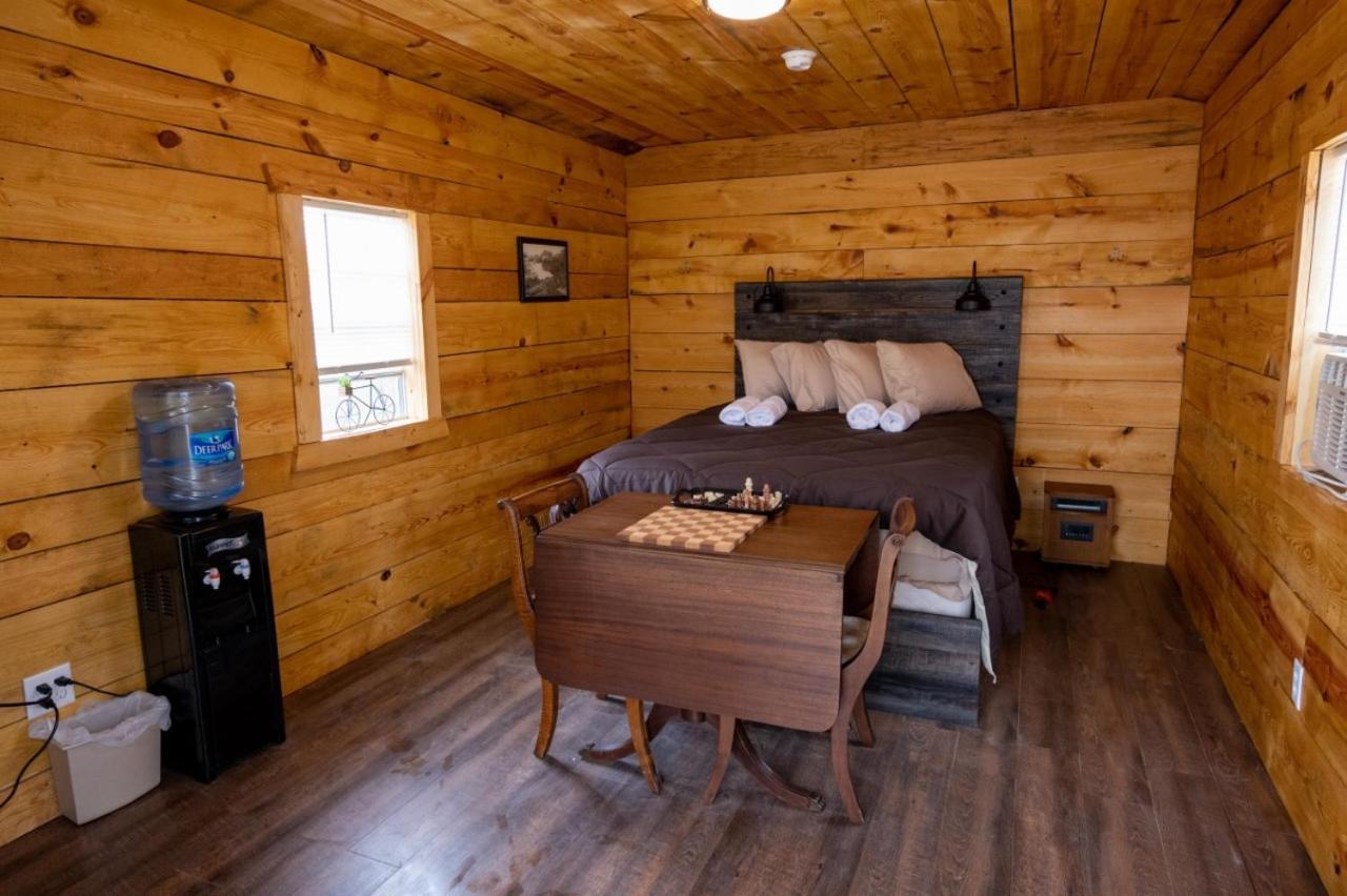 Canal Cabins Paw Paw Extérieur photo