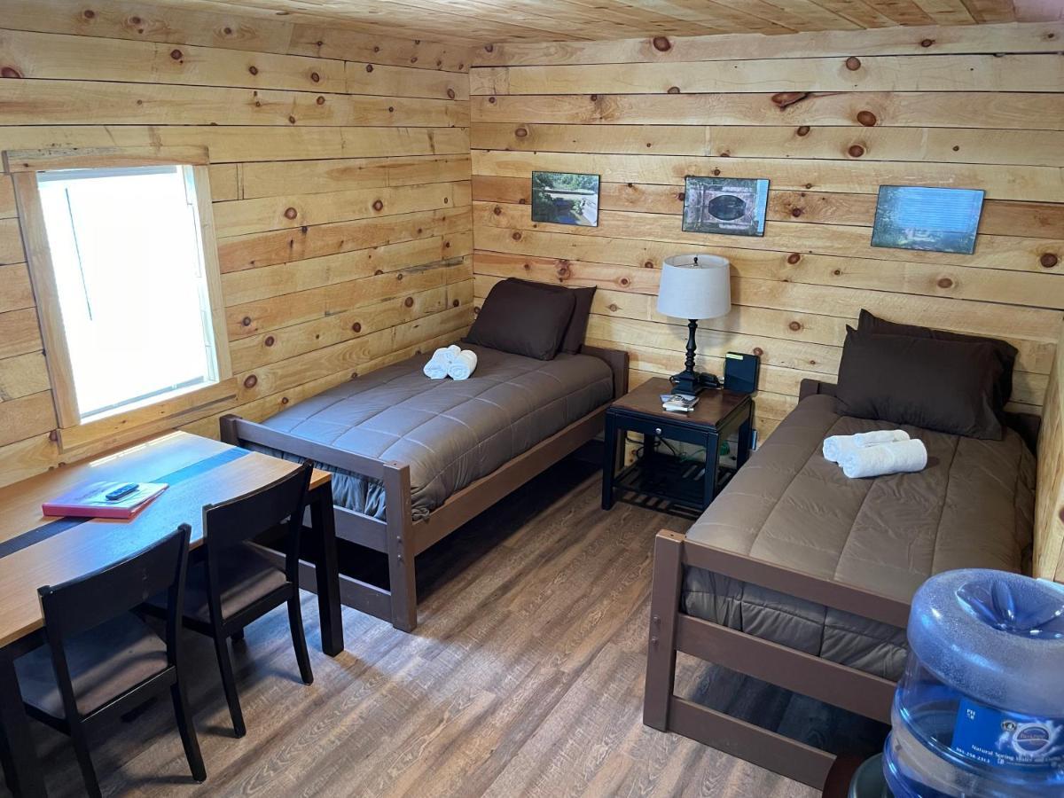 Canal Cabins Paw Paw Extérieur photo